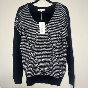 NWT Women’s Vince Camuto Black and White Patterned Sweater Size Large